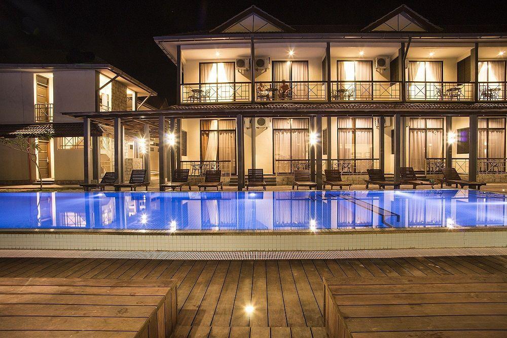 Alia Residence Business Resort Padang Mat Sirat Esterno foto