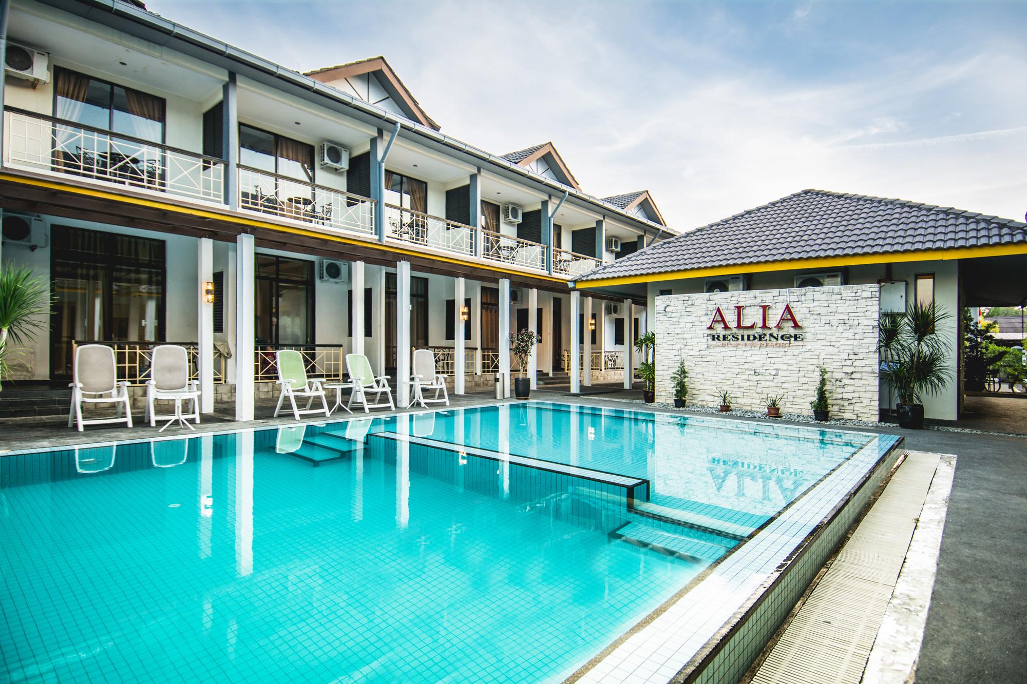 Alia Residence Business Resort Padang Mat Sirat Esterno foto