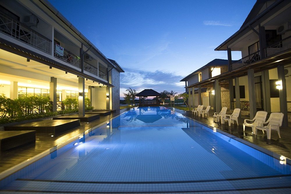 Alia Residence Business Resort Padang Mat Sirat Esterno foto