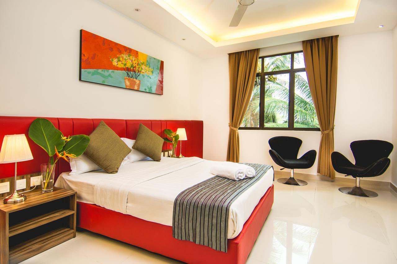 Alia Residence Business Resort Padang Mat Sirat Esterno foto