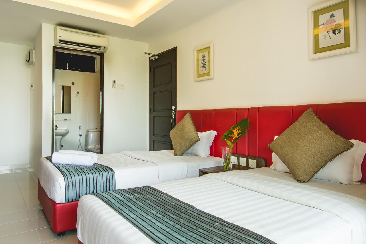 Alia Residence Business Resort Padang Mat Sirat Esterno foto