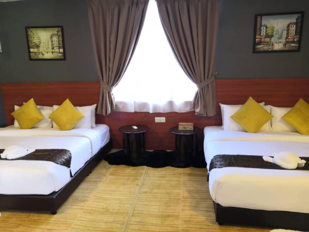 Alia Residence Business Resort Padang Mat Sirat Esterno foto