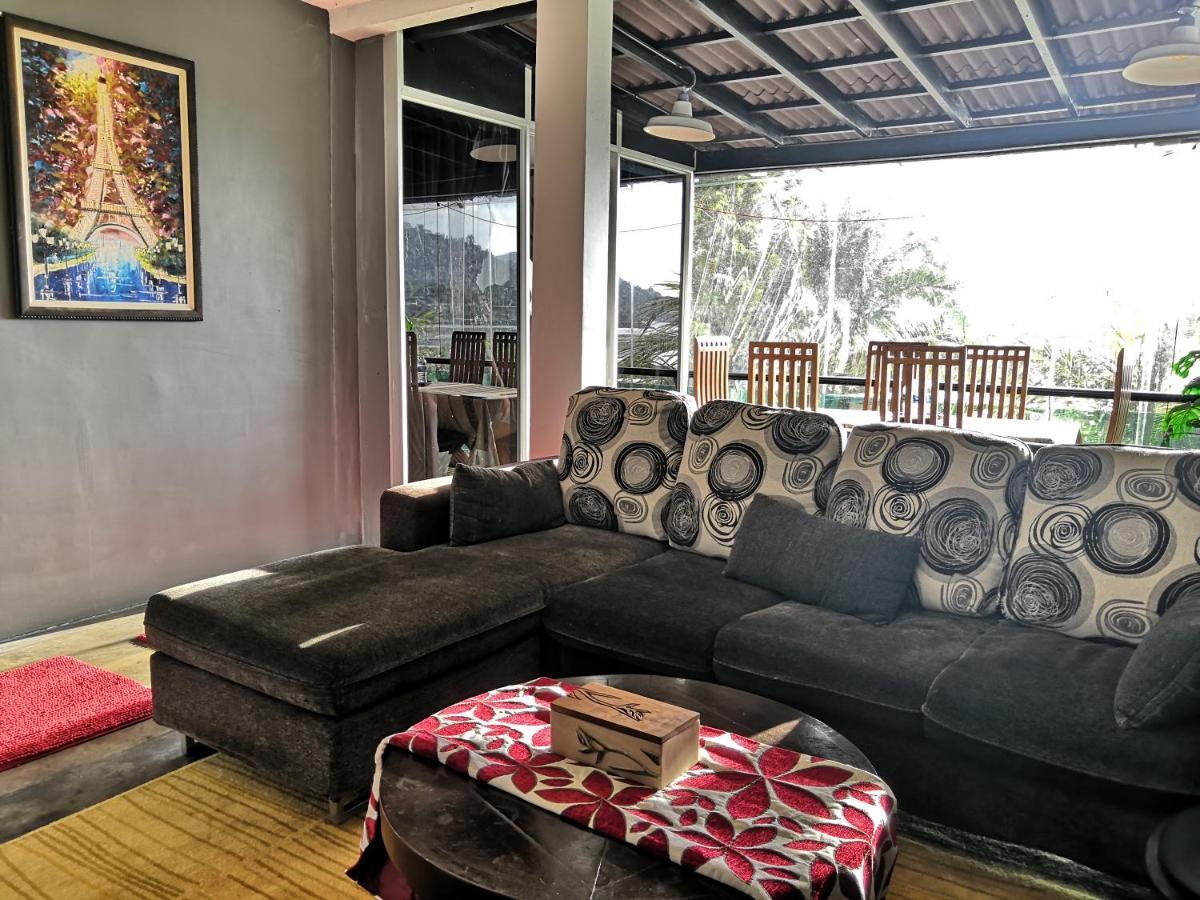 Alia Residence Business Resort Padang Mat Sirat Esterno foto